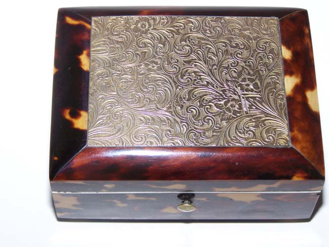 A Charming Brass Inlaid Tortoiseshell Box circa 1830 — image 2